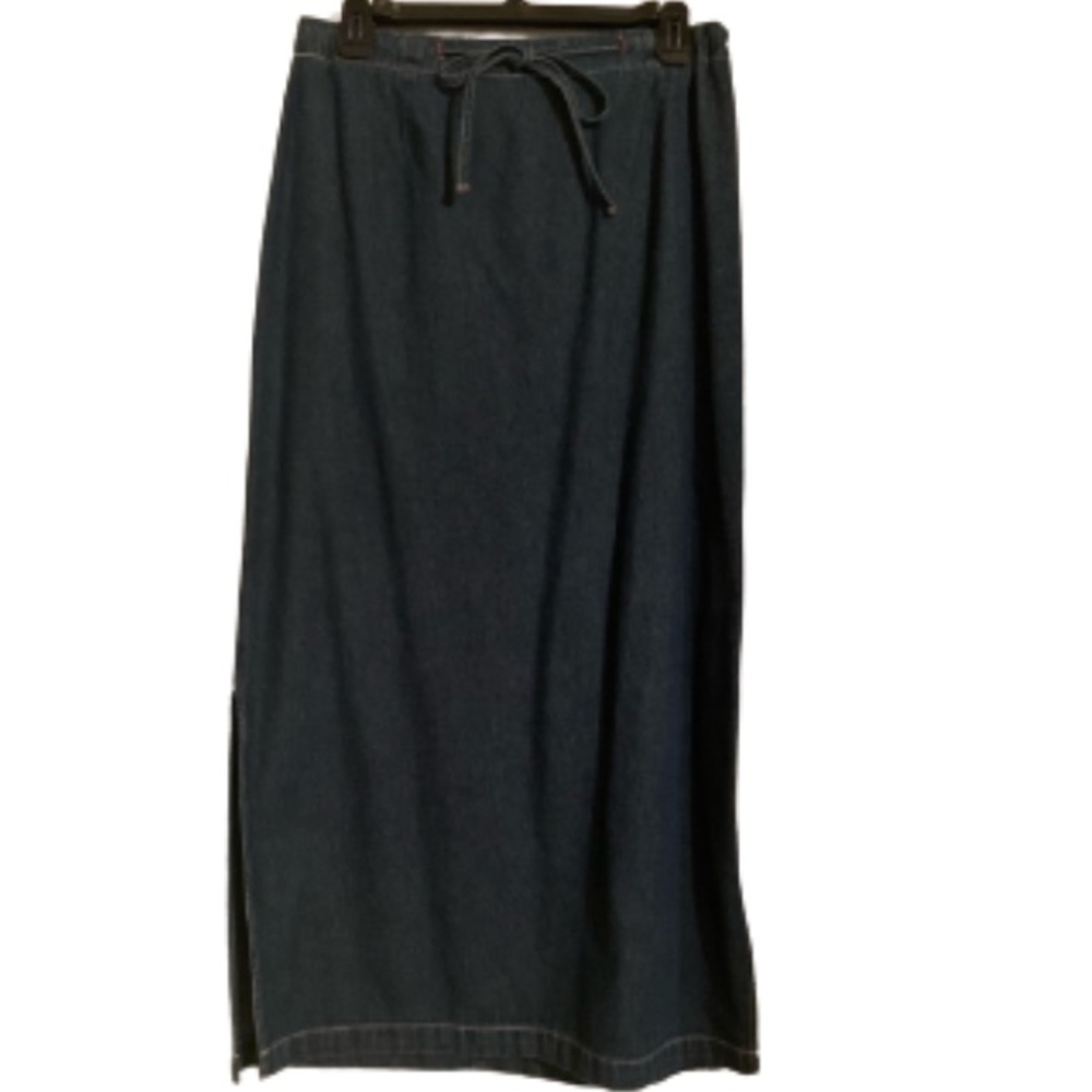 New without tags Denim & Company skirt